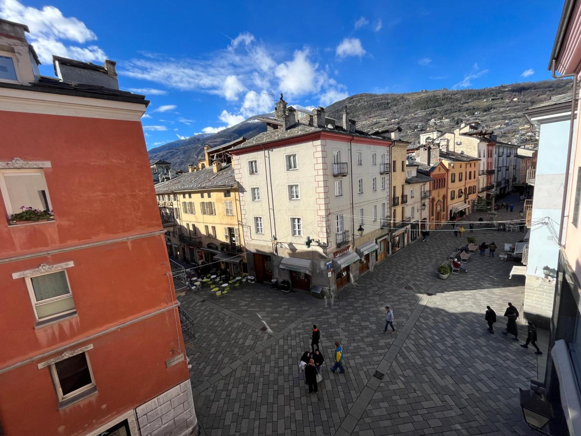 Game,Set And Love -Loft Nel Cuore Di Aosta Exterior photo