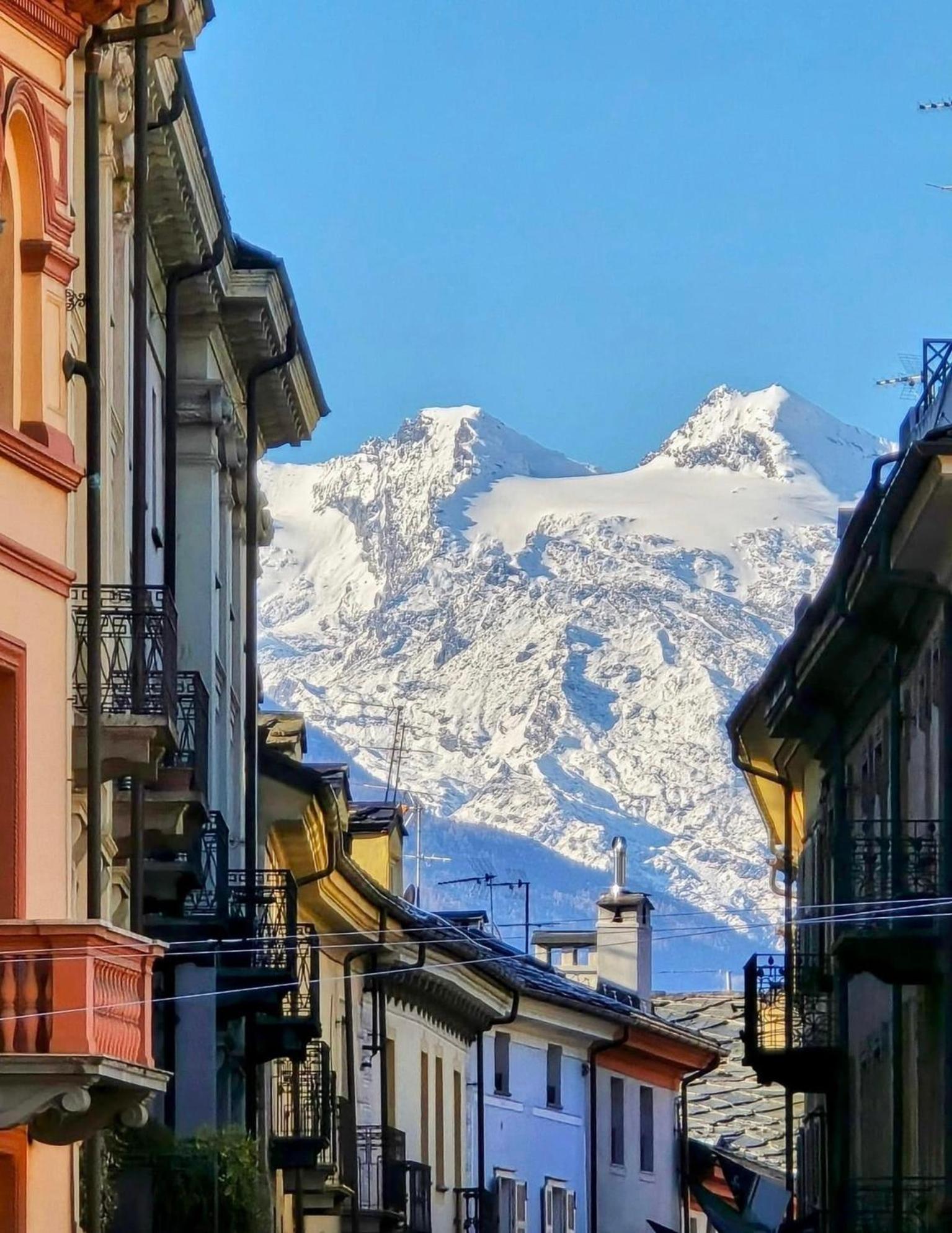 Game,Set And Love -Loft Nel Cuore Di Aosta Exterior photo